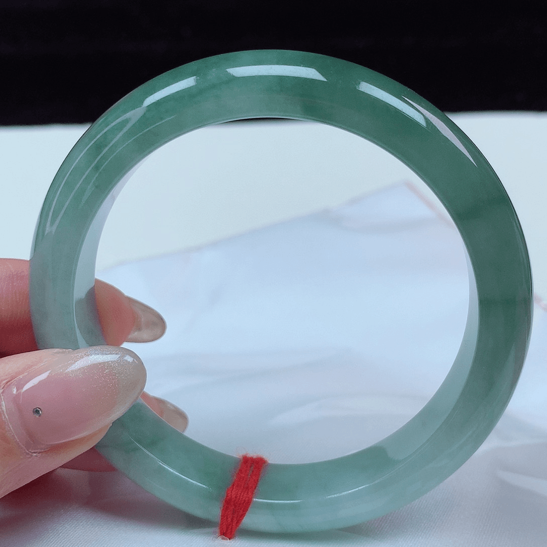 翡翠手镯未镶嵌56圈