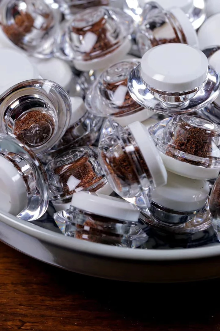 沉香麻豆素心补差价链接  联系客服后再下单，未联系下单不发货