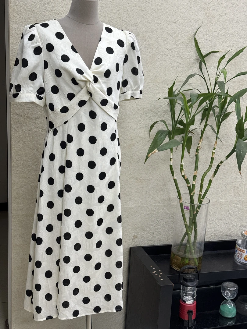 【白色】提花工艺设计感显瘦气质收腰V领中长款A字型波点连衣裙