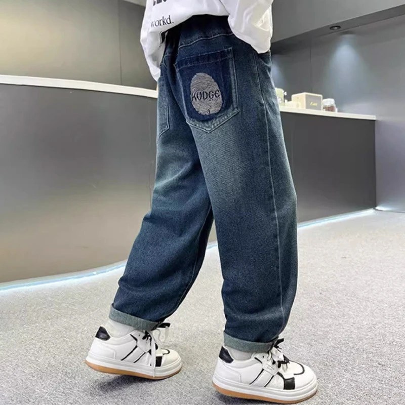 男童牛仔裤秋季2024新款中大童刺绣时髦运动裤男孩秋装长裤潮