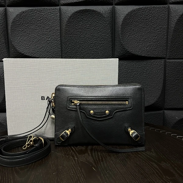 95新/巴黎世家/妃鱼/包包/市场价12800/240817EV0025