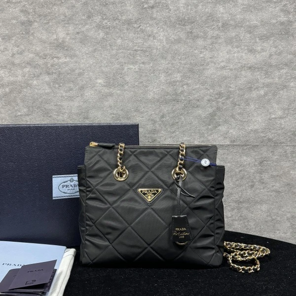95新/普拉达/妃鱼/包包/市场价38000/241029EV0011