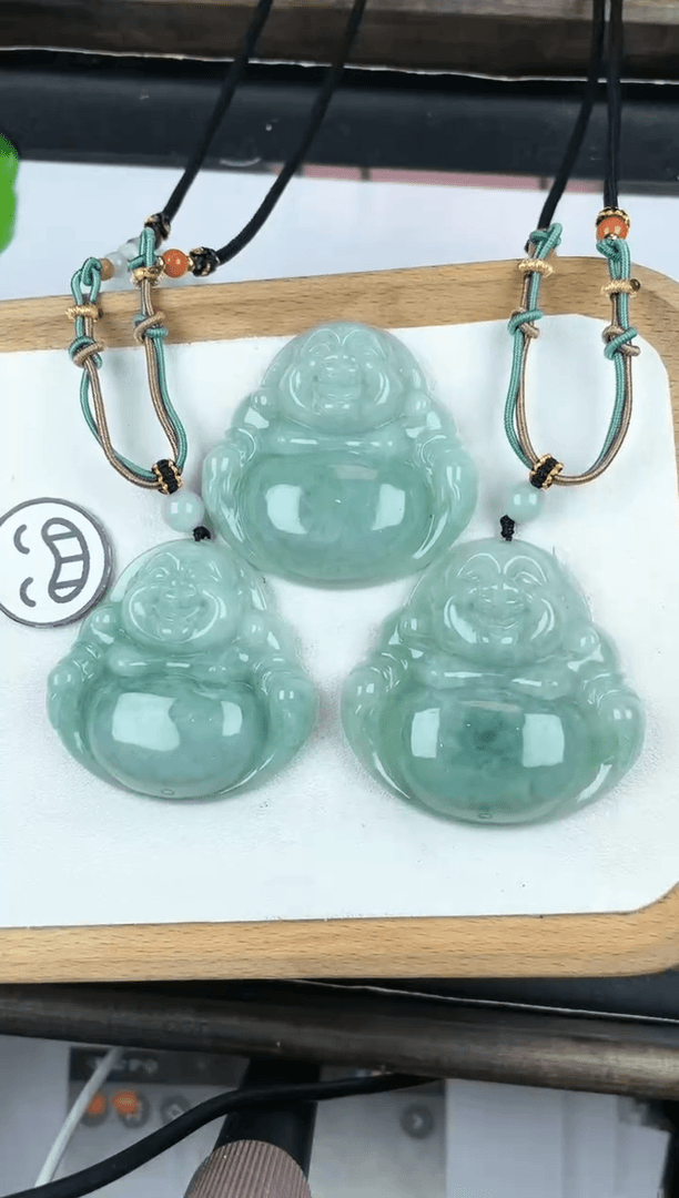 【闪购商品】翡翠颈饰未镶嵌F1055油冰绿大佛送同款绳多样性发其一
