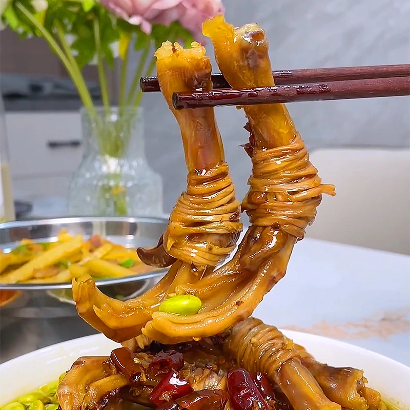 鸭爪的升级版传统农家腊味古法腌制鸭肠裹鸭心鸭爪下酒下饭追剧