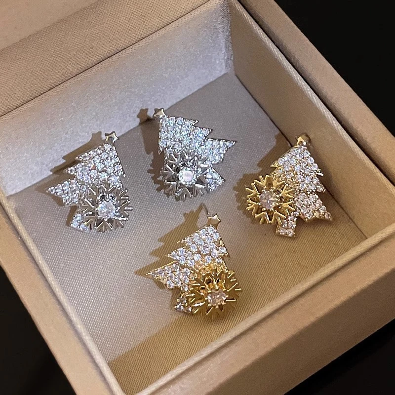 铜合金耳饰 设计师灵动可旋转耳环轻奢圣诞满嵌五角星耳钉精致女i