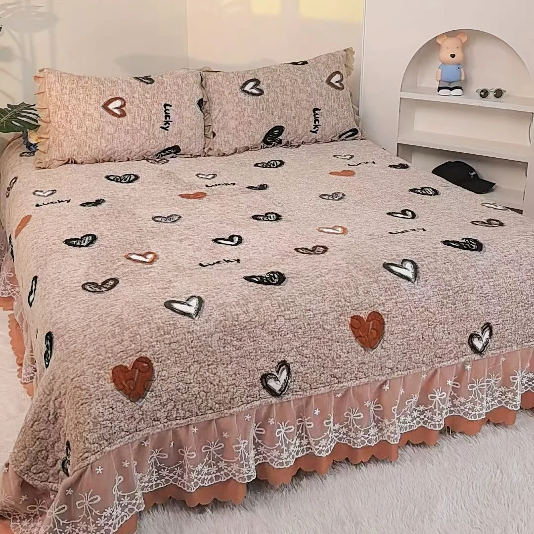 【爱心咖】宝宝高克重加厚牛奶绒夹棉床盖双蕾丝边双面