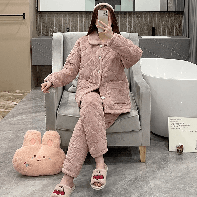 睡衣女秋冬季珊瑚绒三层夹棉加厚保暖加绒中老年妈妈冬天大码套装