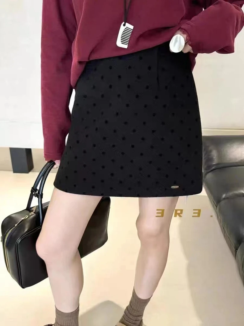 复古波点半身裙女高腰显瘦减龄防走光a字包臀短裙