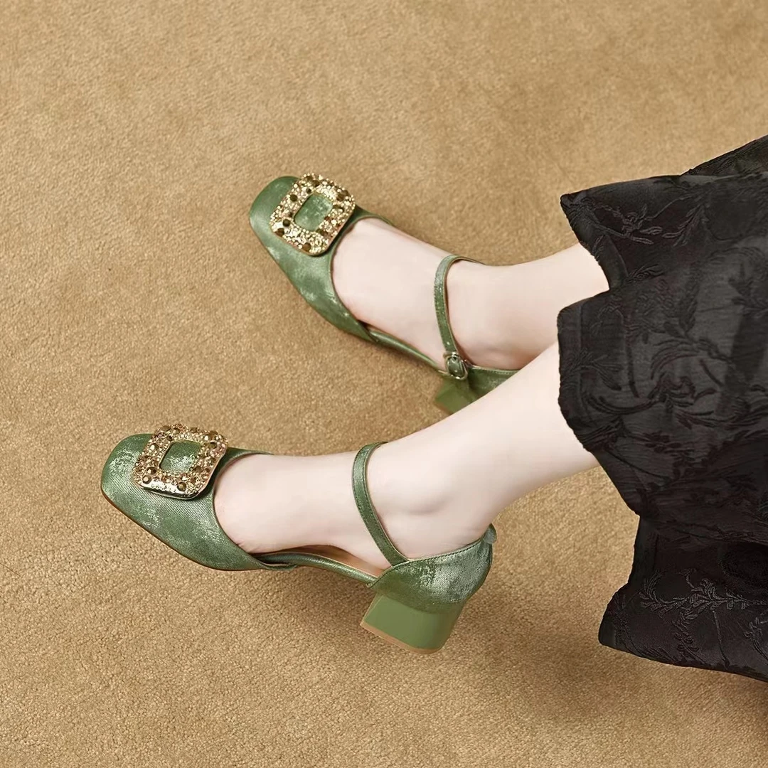 春夏新款水晶扣中空凉鞋FCO2360