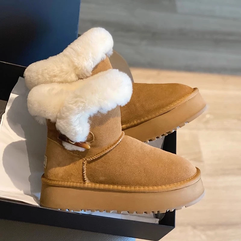 皮毛一体雪地靴女2025新款短靴厚底牛角扣女靴子秋冬加绒保暖棉靴