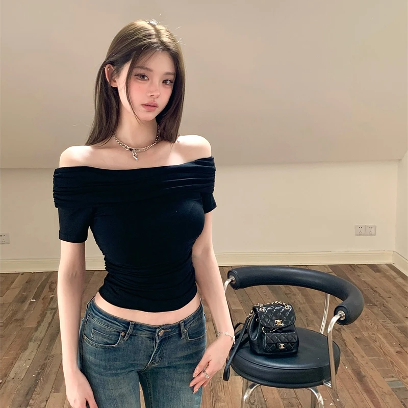 黑色一字肩短袖T恤女夏季性感辣妹别致绝美紧身收腰短款露肩上衣