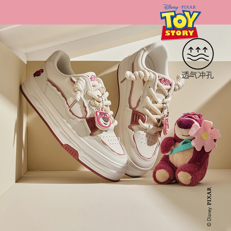 热风2023年秋季新款女士小白鞋迪士尼草莓熊联名厚底板鞋H14W3396