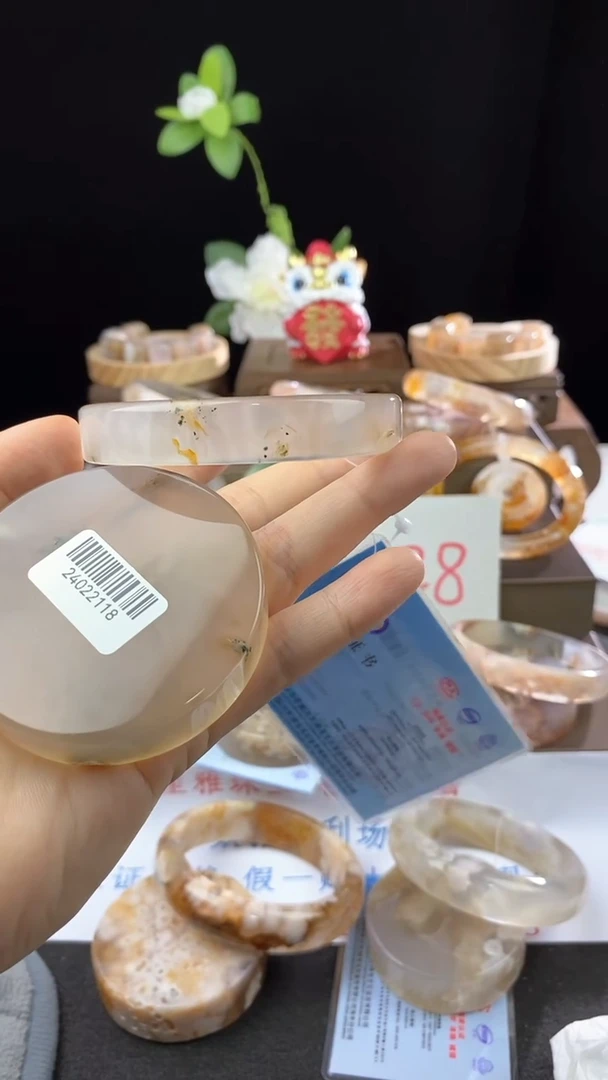 【闪购商品】石英质玉手镯未镶嵌61.2118