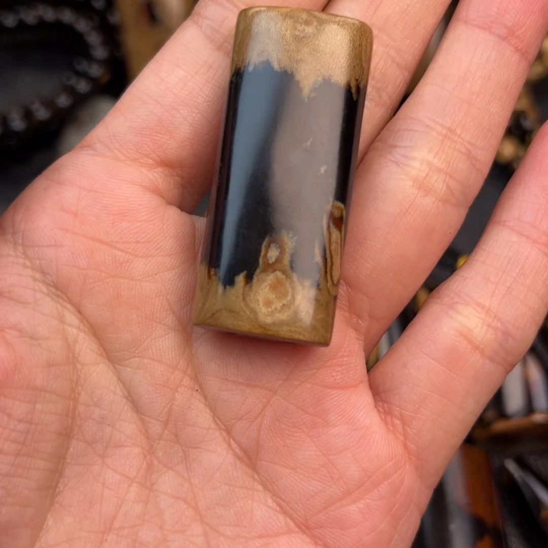 【闪购商品】血鉚根雕