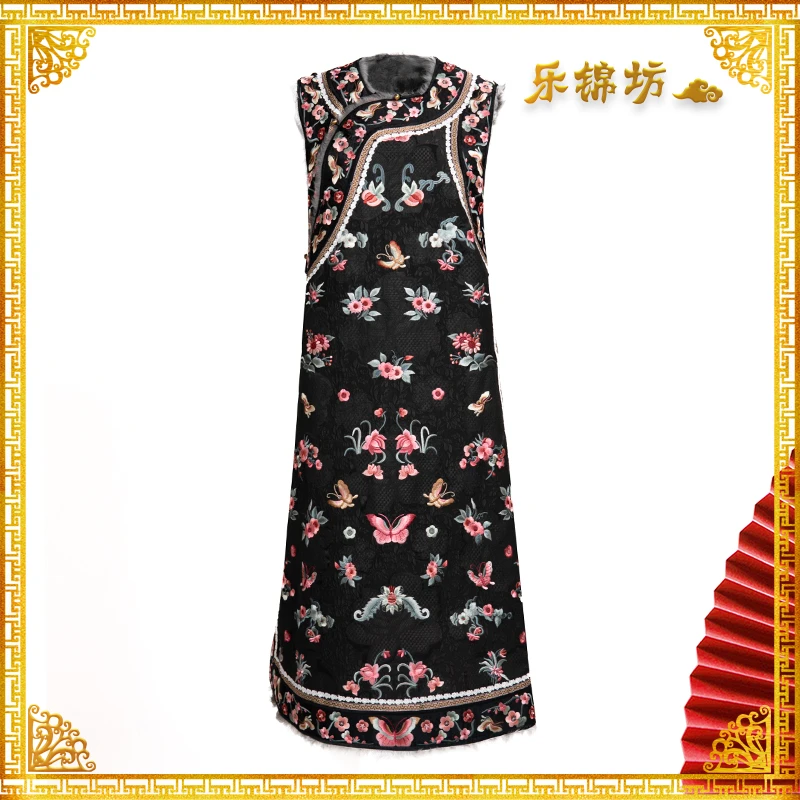 「恰恰啼」乐锦坊复古满绣冬装马甲 留连戏蝶时时舞 自在娇莺恰恰啼