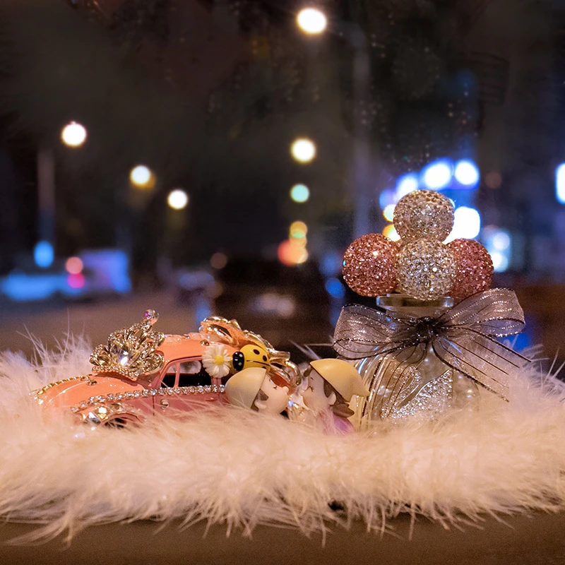 女神款高档汽车摆件车载香水香薰时尚个性镶钻可爱车内装饰漂亮美