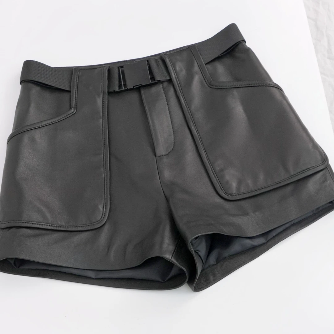 真皮短裤女2024秋冬新款经典纯色绵羊皮靴裤显瘦百搭休闲裤