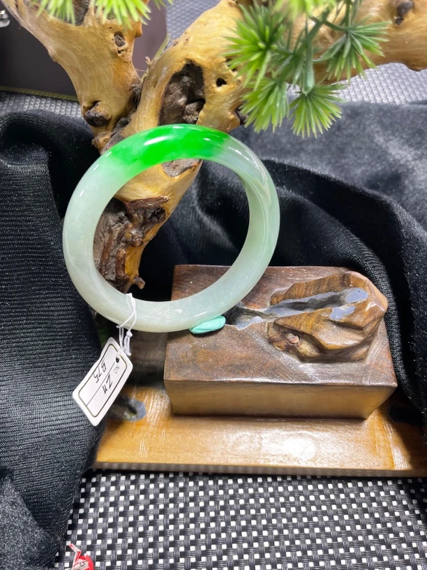 缅甸天然翡翠A货半山半水冰阳绿手镯