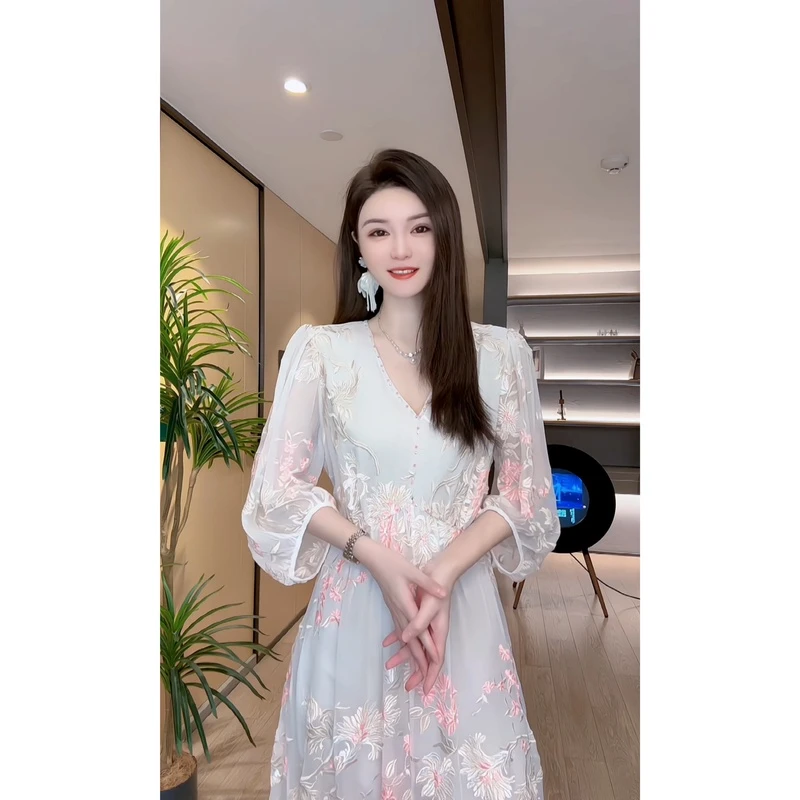 【深圳米熙儿】桑蚕丝重工刺绣绣花夏季女装连衣裙B8202