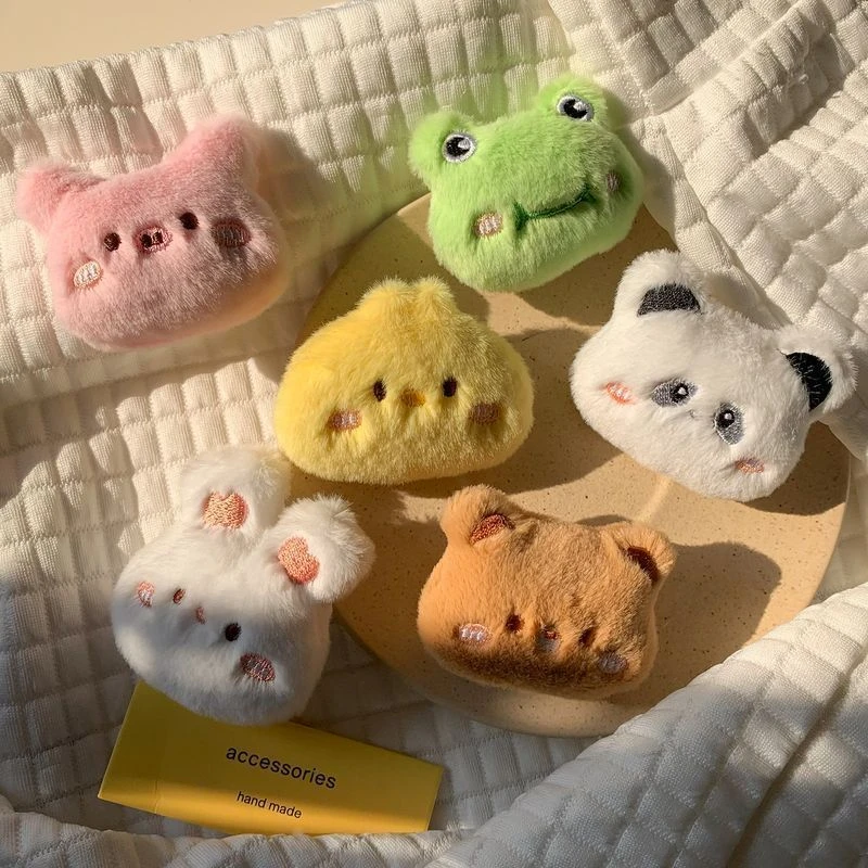 可爱卡通小熊青蛙玩偶公仔兔子毛绒胸针包包配饰diy服饰配件辅料