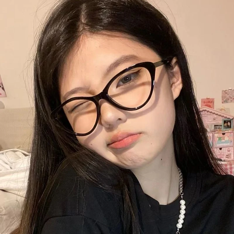 2024新款三角猫眼蝶形眼镜女辣妹眼镜架可配度数近视镜框平光镜
