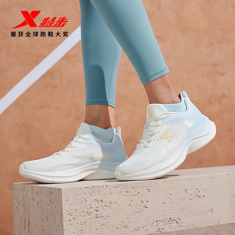特步跑鞋女2025秋季跑鞋透气回弹运动鞋休闲鞋女士增高鞋