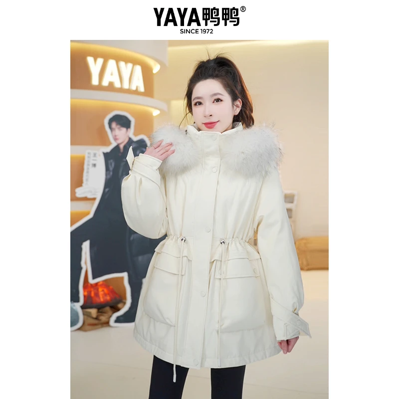 YAYA/鸭鸭大毛领收腰派克时尚中长款羽绒服女士冬季加厚保暖外套