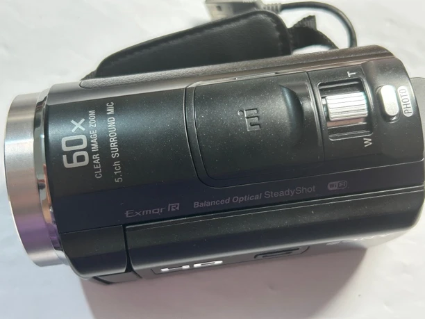 9新 Sony/索尼 80新 Sony/索尼 pj610e摄像机