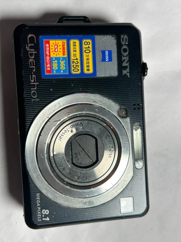 9新 Sony/索尼 索尼数码相机，型号w100，成色如图