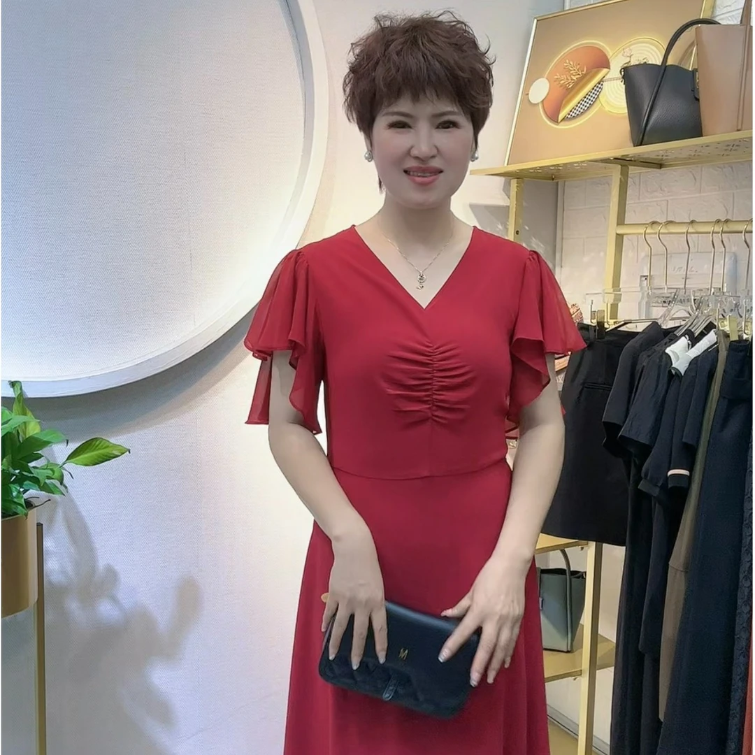 《林依推荐》LY8329新款修身显瘦后背镂空长裙