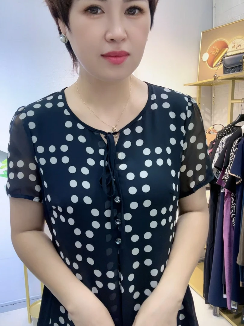 《林依上新》23679洋气宽松遮肉连衣裙