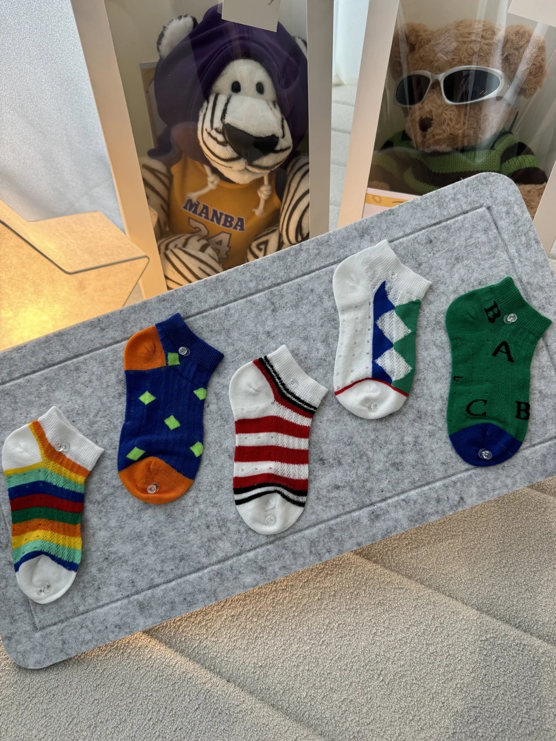 E magic box童装 “韩国小屋”超薄款洞洞儿童棉袜吸汗网眼袜