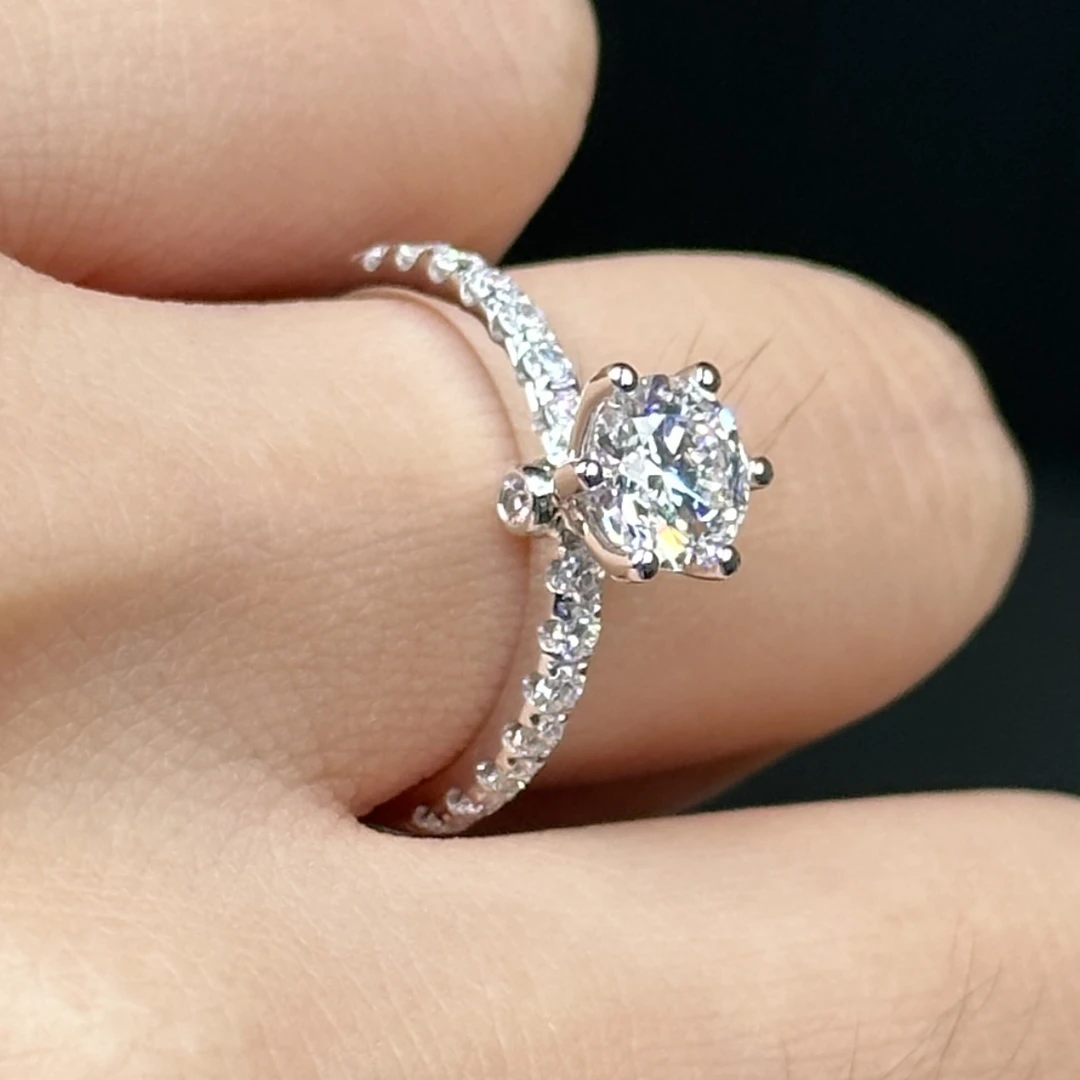 实验室培育钻石18k经典气质白月光六爪戒指求婚钻戒送老婆送女友