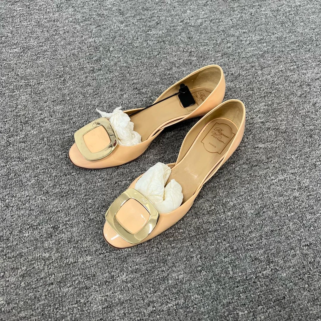 99新 Roger Vivier/罗杰·维威耶 rv 方扣矮跟鞋
