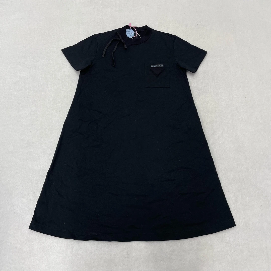 99新  Prada 三角标黑色连衣裙40码6303742