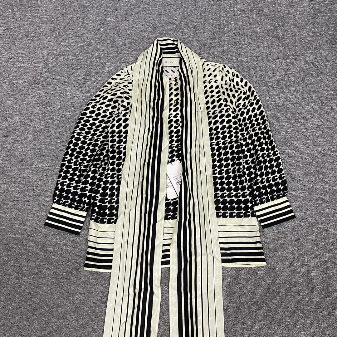全新未使用  Gucci 桑蚕丝衬衫 40码 全新
