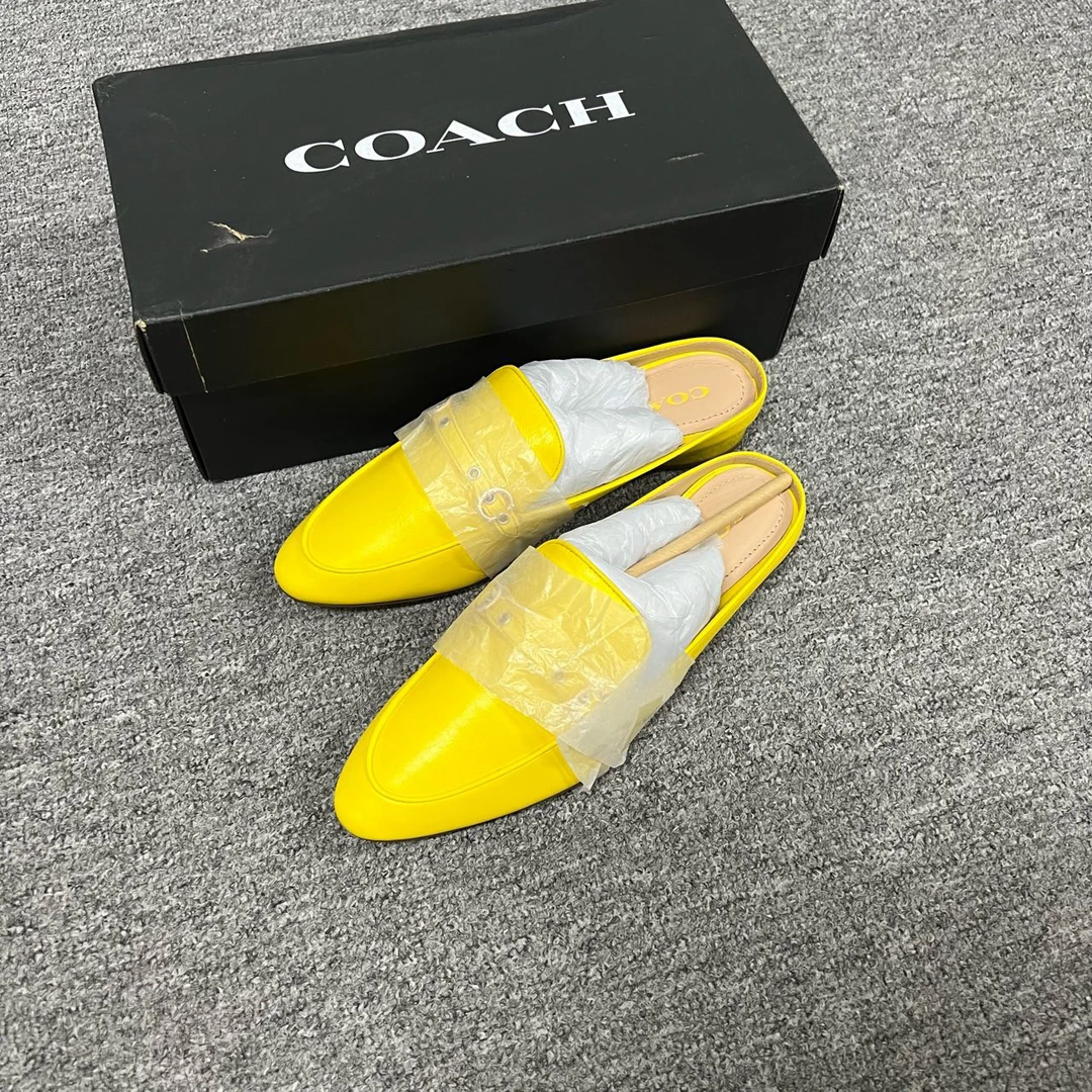 全新未使用 COACH/蔻驰 coach 黄色半拖鞋36.5码
