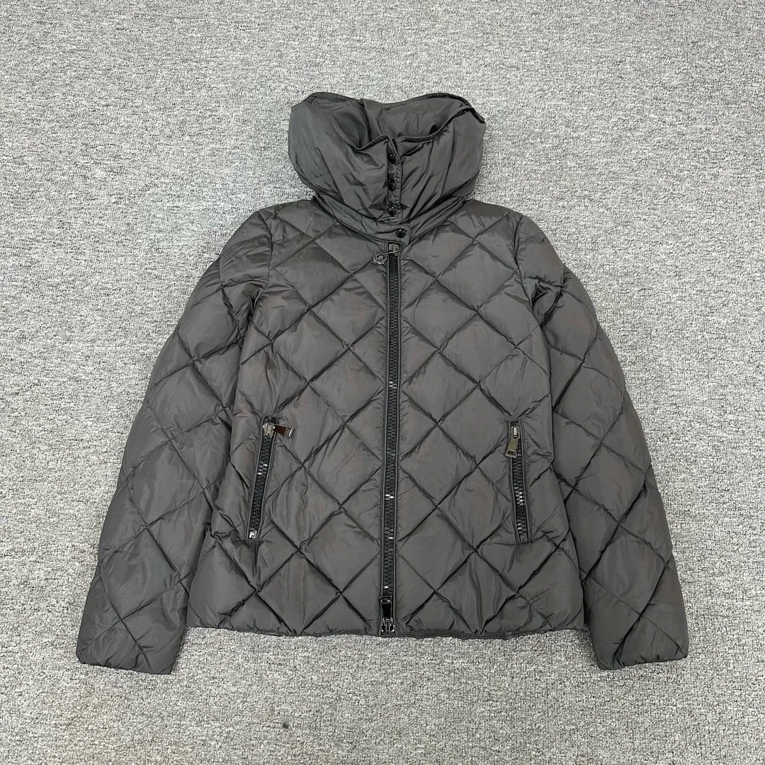 99新 MONCLER 蒙口菱格纹羽绒服 1码
