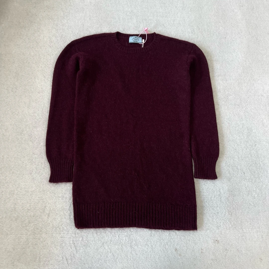 99新 Prada/普拉达 prada 酒红色毛衣