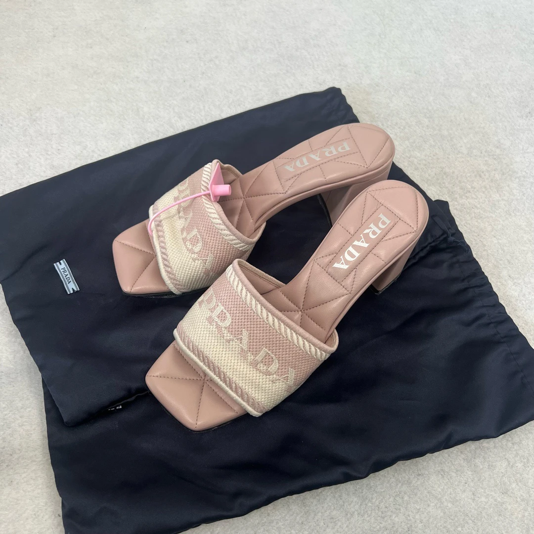 99新 Prada/普拉达 Prada新款高跟鞋38