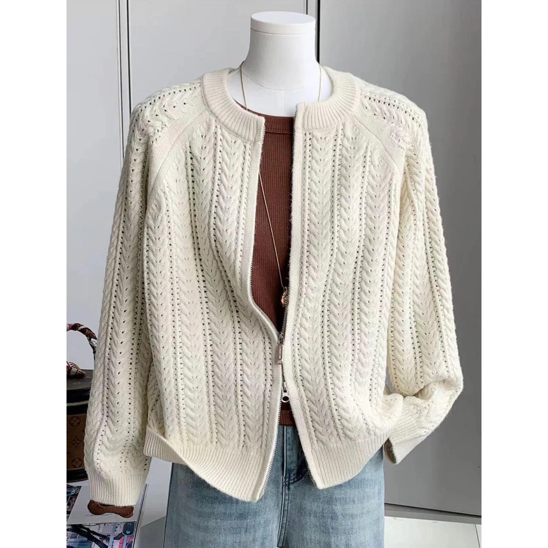 B 门店599！心动老钱风，镂空元宝针/柔软抗起球拉链外套上衣 T4153