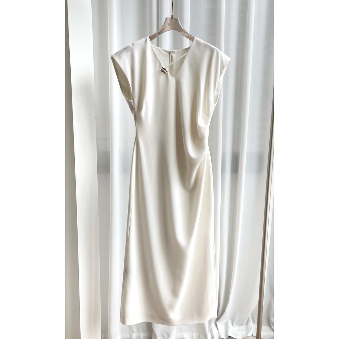 【佳人有约】手工立裁遮肉显瘦醋酸乱麻质感金属装饰连衣裙气质