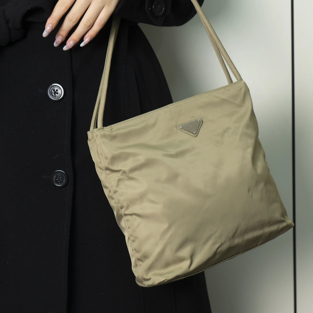95新 Prada/普拉达 卡其色单肩托特/30/A14117AB11