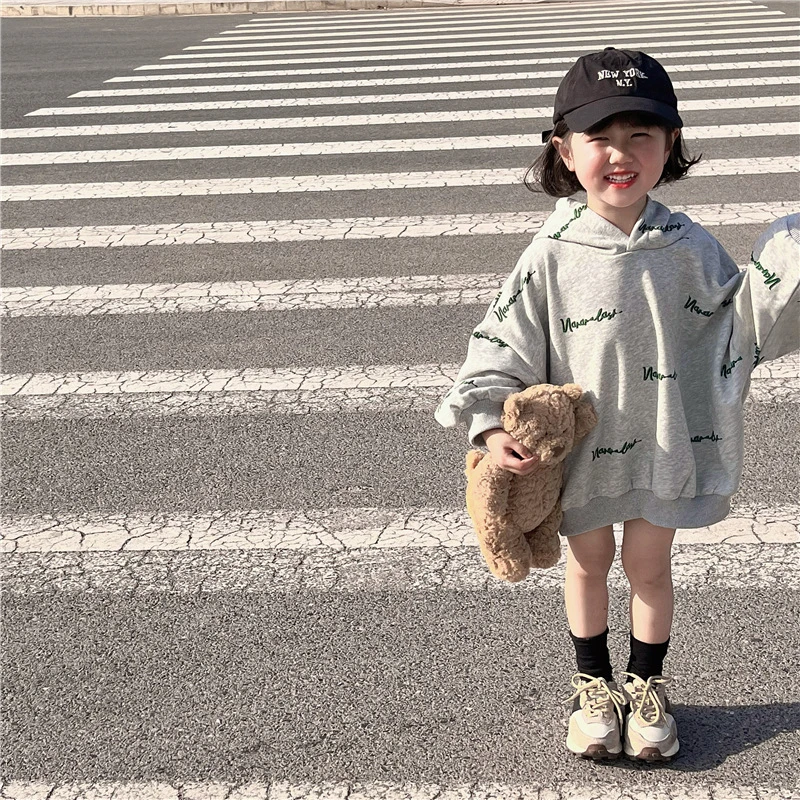 春季新款洋气韩版童装女童时髦连帽套头衫儿童港风上衣字母卫衣KW