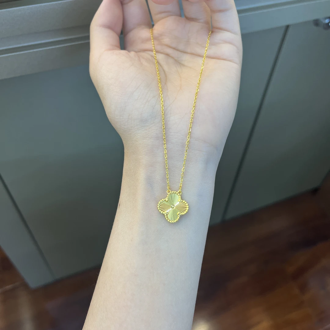 御典金翠缘福利款40特价足金四叶草套链8.83