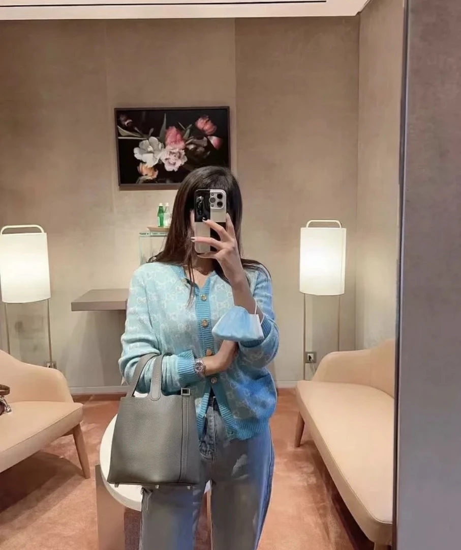 古驰老花蓝色针织衫99新尺码XS肩宽40胸围90衣长57袖长63/YK00325