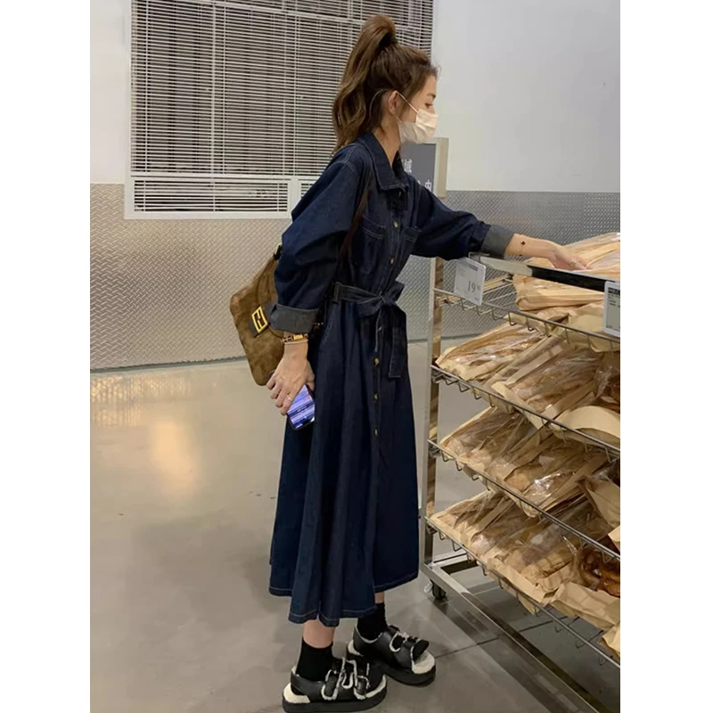 牛仔连衣裙女春秋2025新款洋气遮肚显瘦收腰长袖休闲衬衫法式长裙