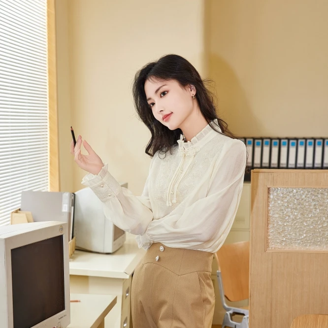 【万万甄选】璐春新款新中式刺绣优雅衬衫87C1668