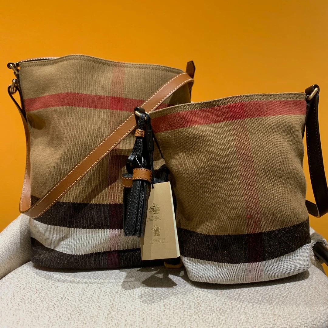 99新 BURBERRY/博柏利 中号小号磨毛帆布格纹大容量斜跨水桶包