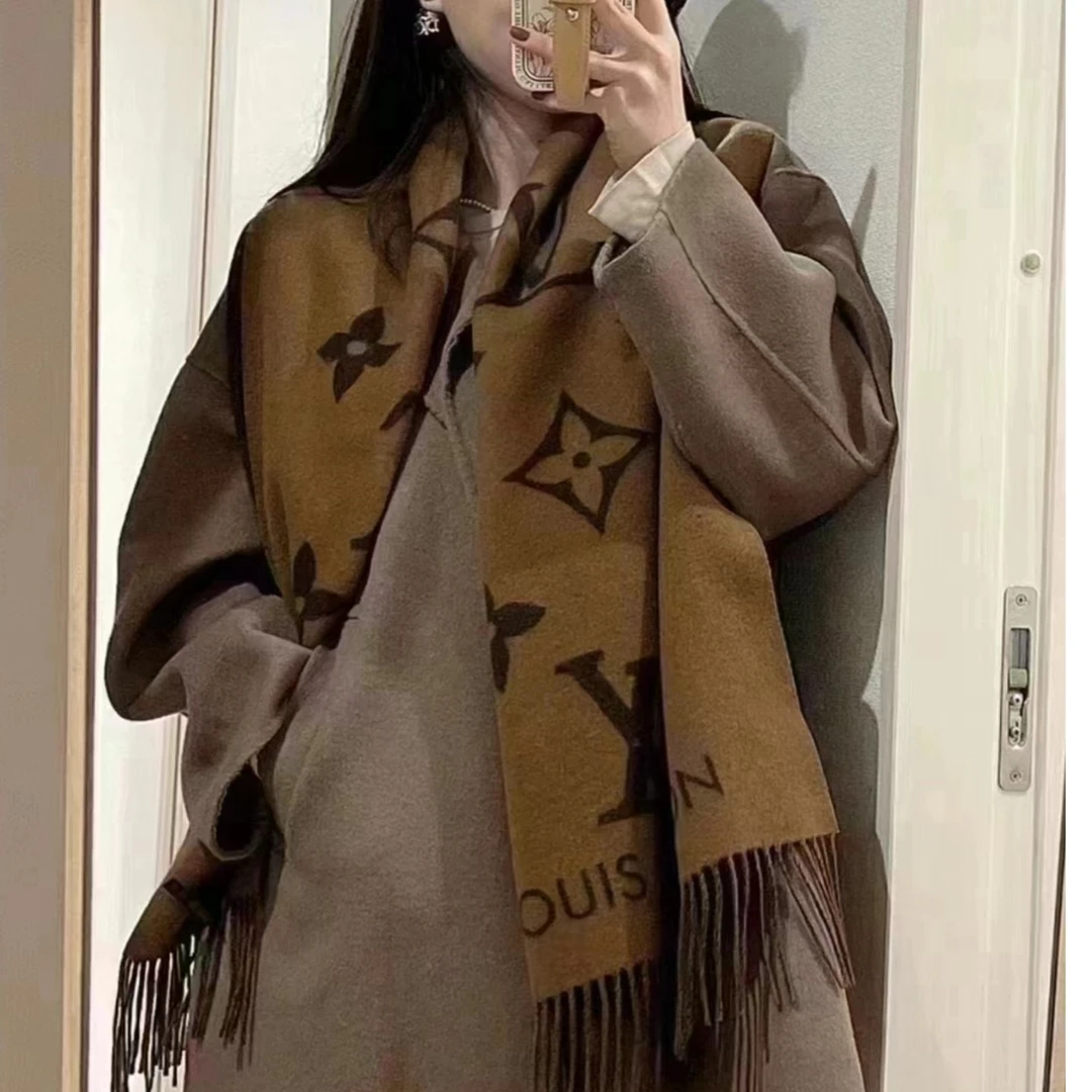 99新 LouisVuitton/路易威登 羊绒绒线围巾棕色印花Logo情侣款